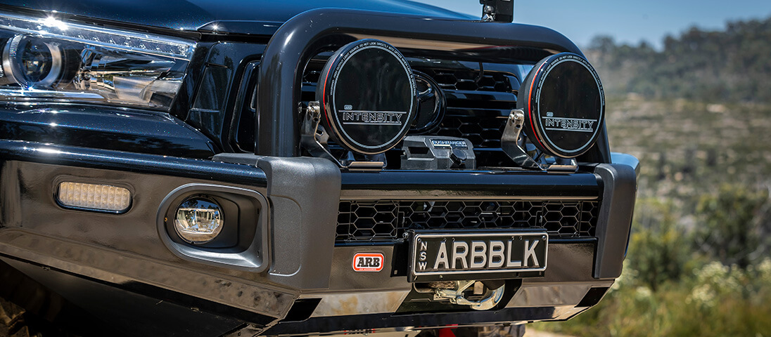 ARBToyotaHiLuxRogue_SaharaBullBar_img2